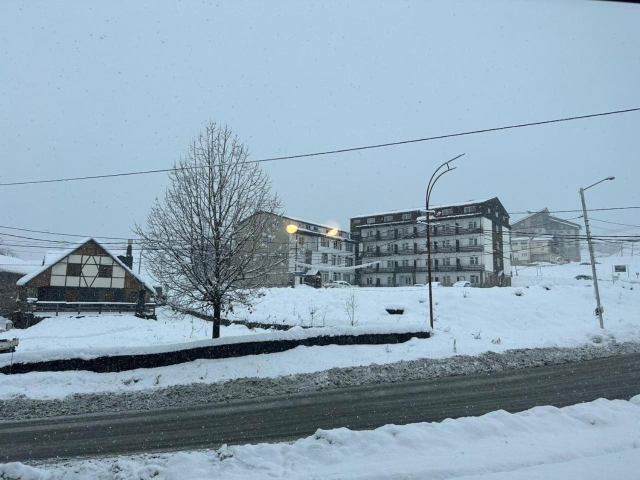 Hotel Qumli 구다우리 외부 사진